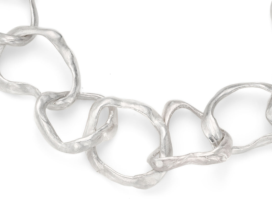 Linked with love for Ukraine