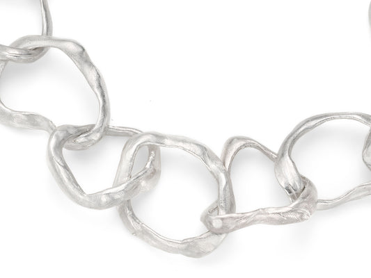 Linked with love for Ukraine