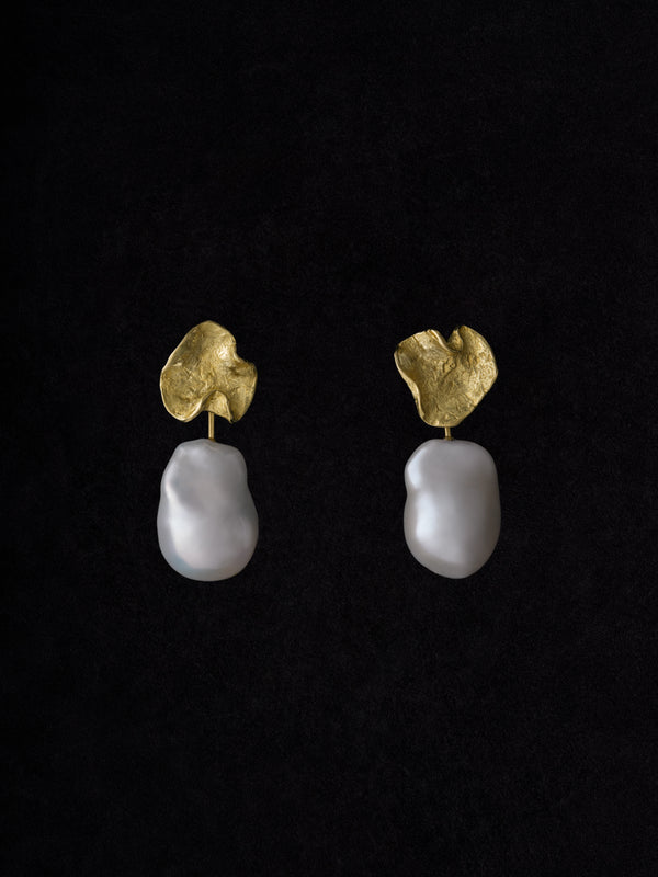 Wave Studs with Pearl