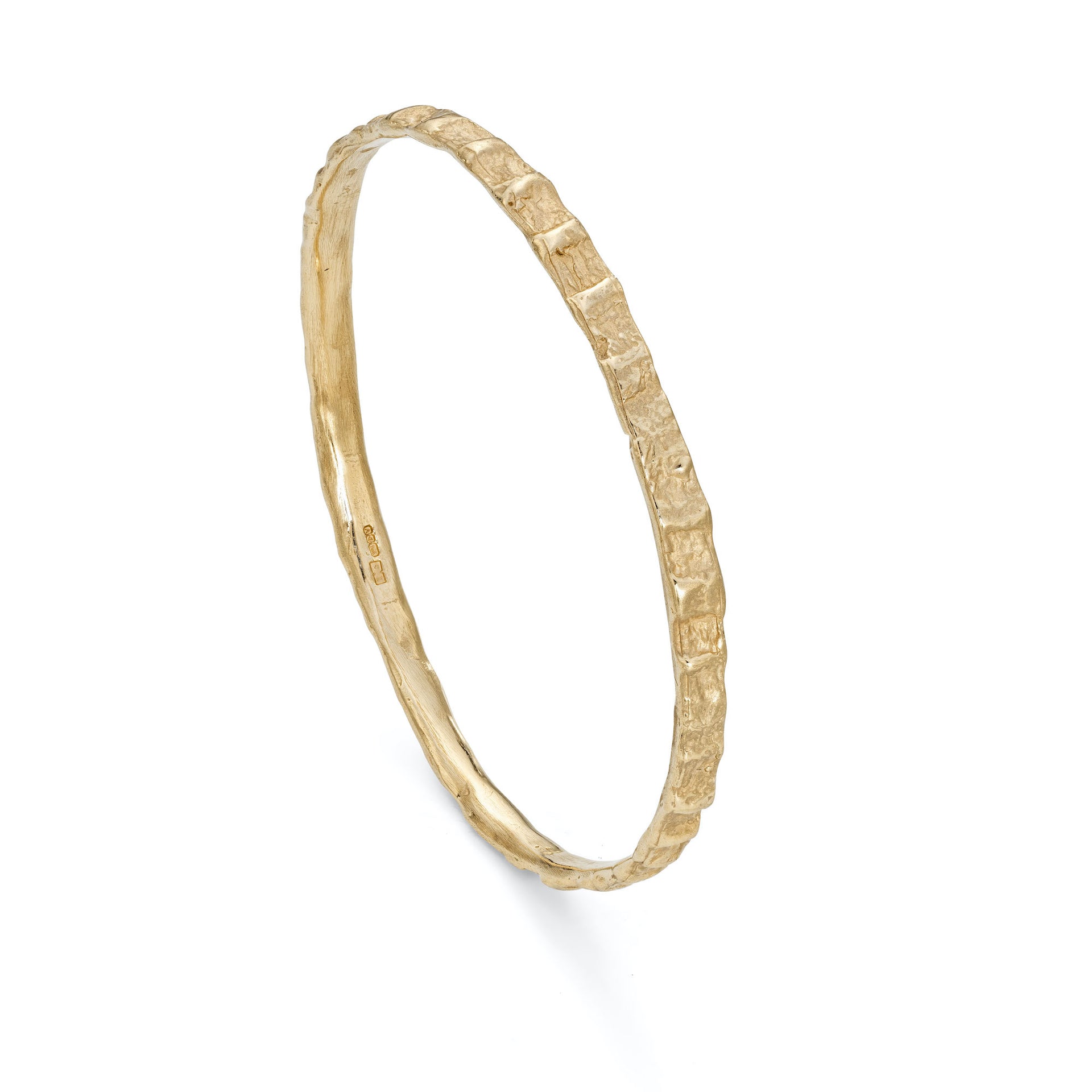 Simple 9ct yellow gold bangle with Cockle texture