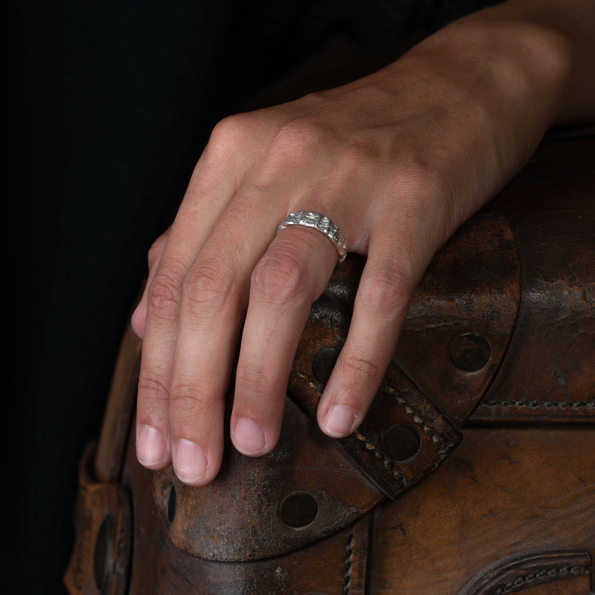 Cockle Medium Ring Platinum